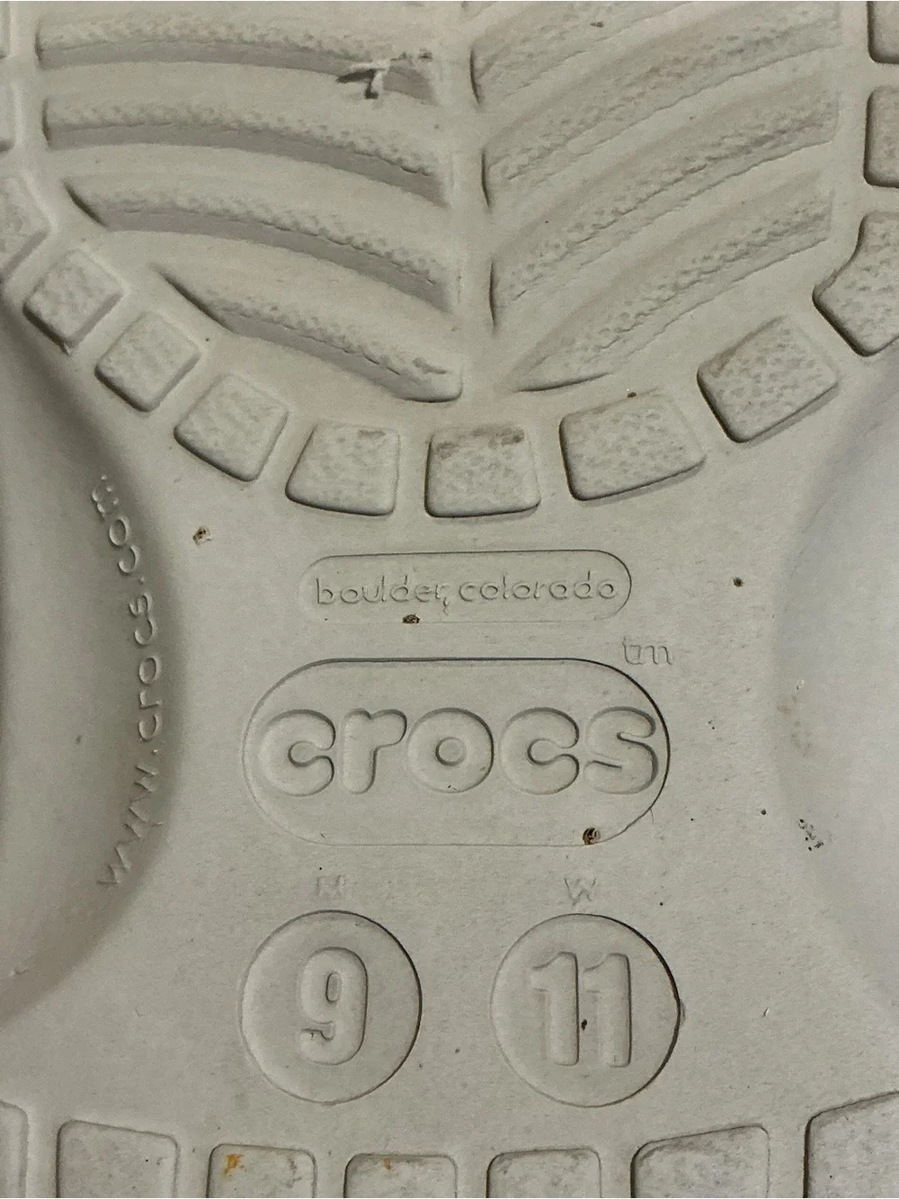 Crocs Islander Pit Crew Leather Boat Shoes Men’s 9 / Women’s 11 Ivory